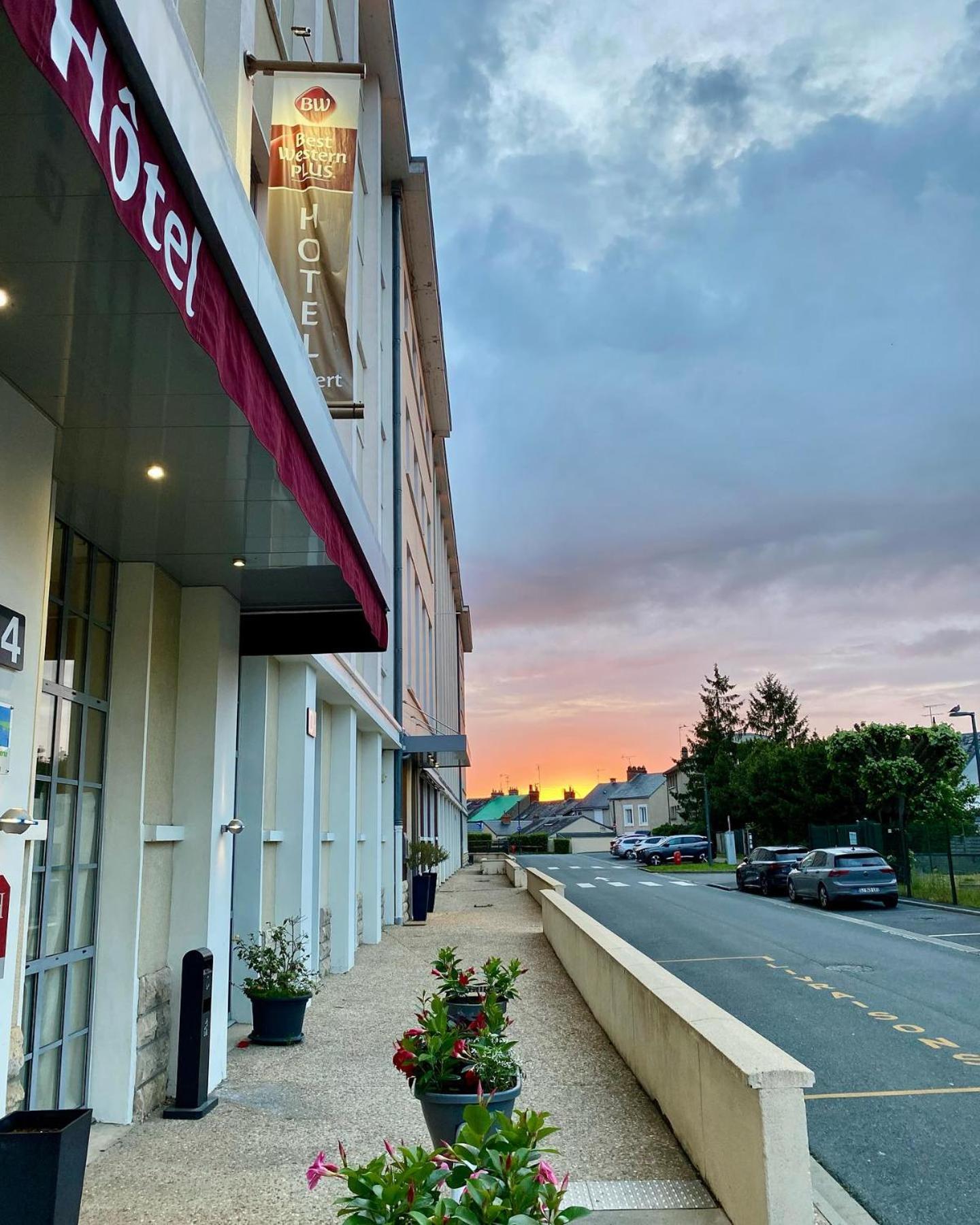 Best Western Plus Hôtel Colbert Châteauroux Exterior foto